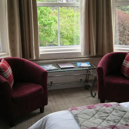 Autumn Leaves Gasthuis Whitby