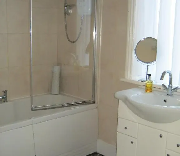 Autumn Leaves 3* Whitby