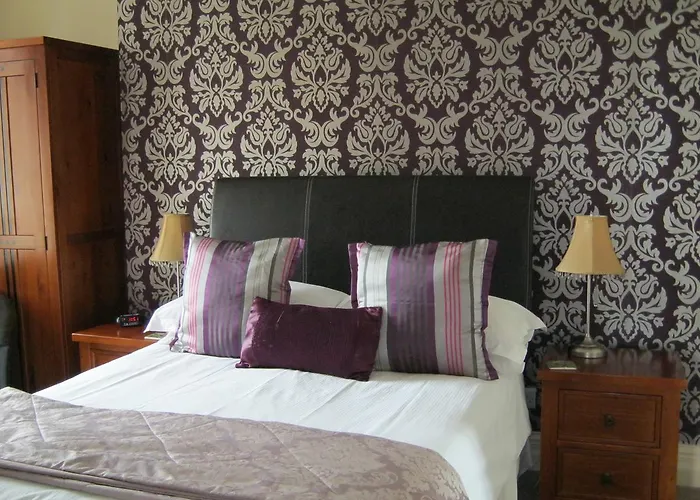 Guest house Autumn Leaves 3*