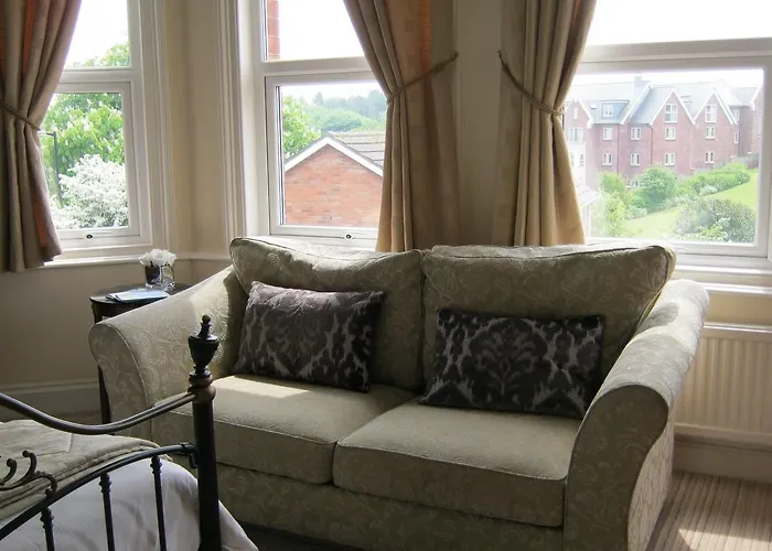 Autumn Leaves Guest house Whitby